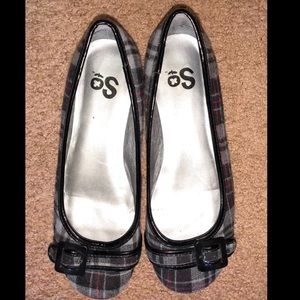 So plaid flats
